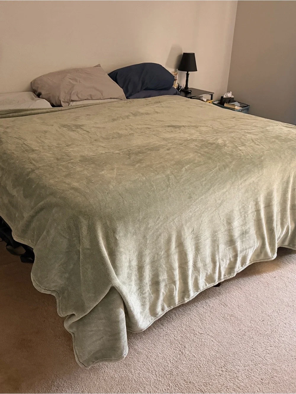 Soft Plush Sage Green Bed Blanket - Cozy Home Bedding Berkshire